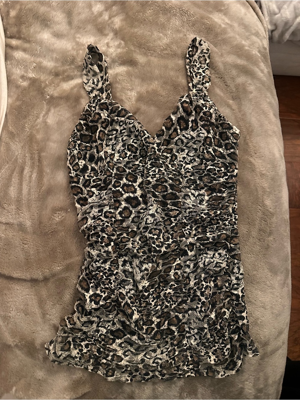 Animal print vintage express ruched top